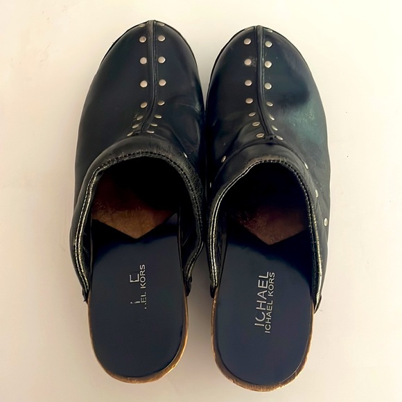 Worn in Vintage Michael Kors clogs back at hottest fall 2023 trends - Picture 4 of 6